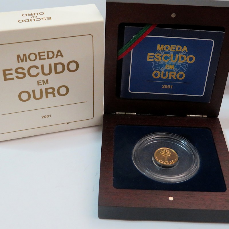 Portugal, Escudo Oro ( 4,6 gramos, Ley de 917 mls. ), 2001 Estuche + Certificado.